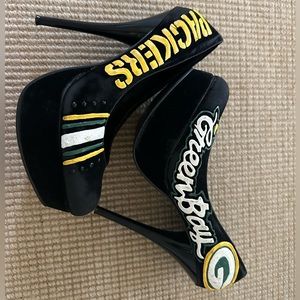 Green Bay Packer hand painted stilettos.